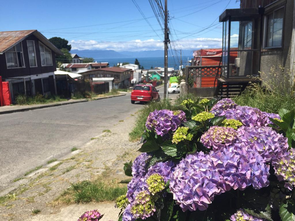 Hostal Y Cabanas Mirando Al Mar Puerto Montt Exteriör bild